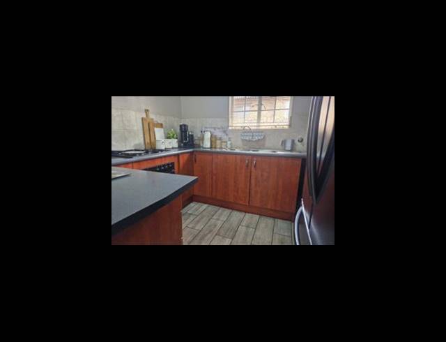 2 BEDROOM TOWNHOUSE FOR SALE IN AMANDASIG